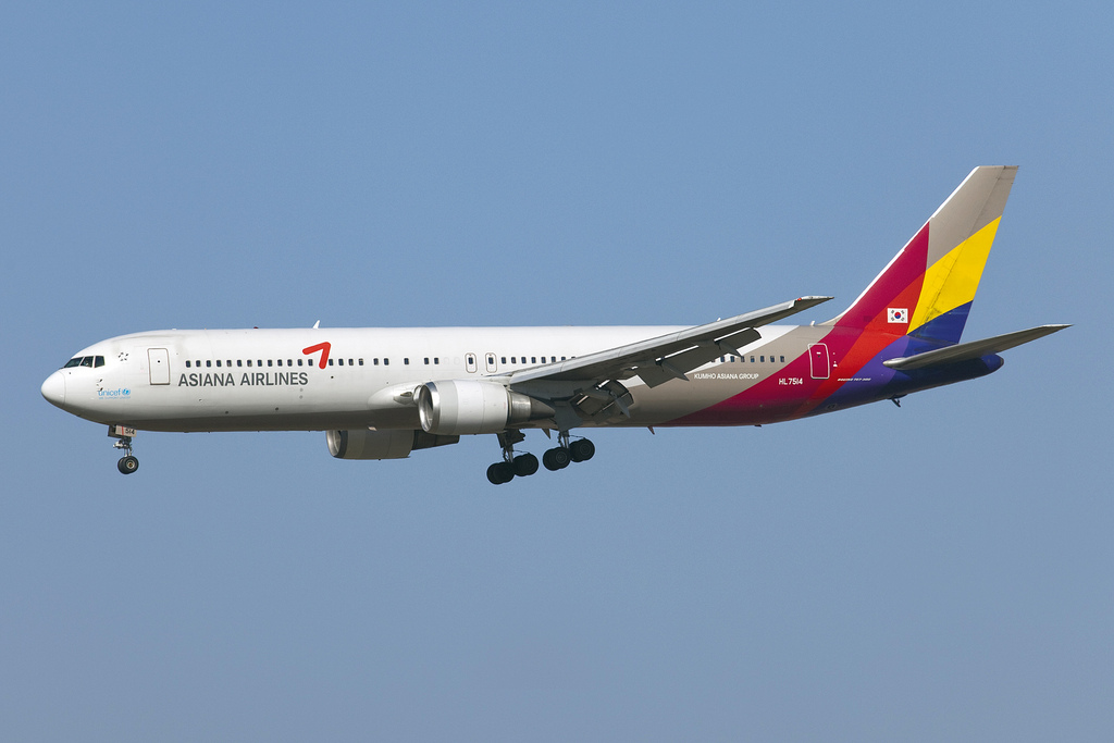 Photo of Asiana Airlines HL7514, Boeing 767-300