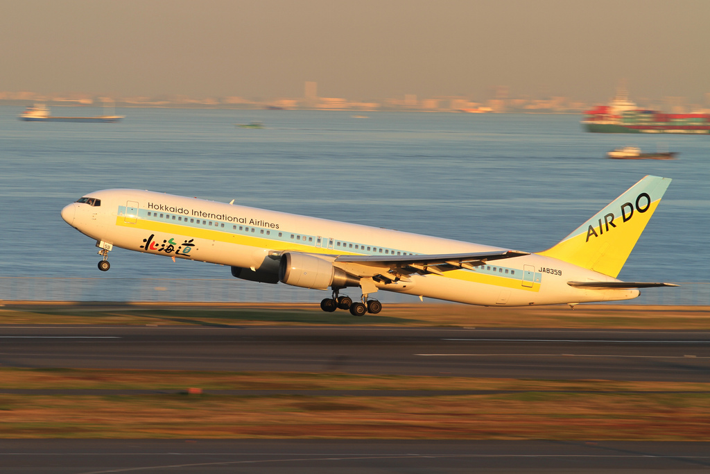 Photo of Air Do JA8359, Boeing 767-300