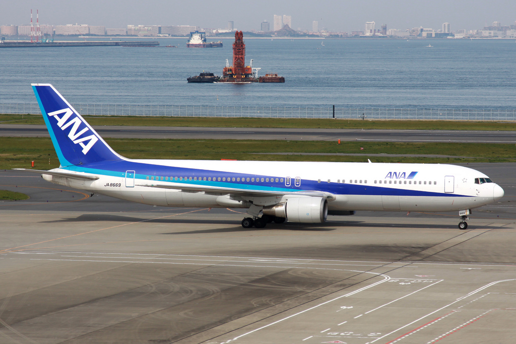 Photo of ANA All Nippon Airways JA8669, Boeing 767-300