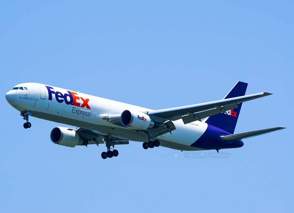 Photo of Fedex N102FE, Boeing 767-300