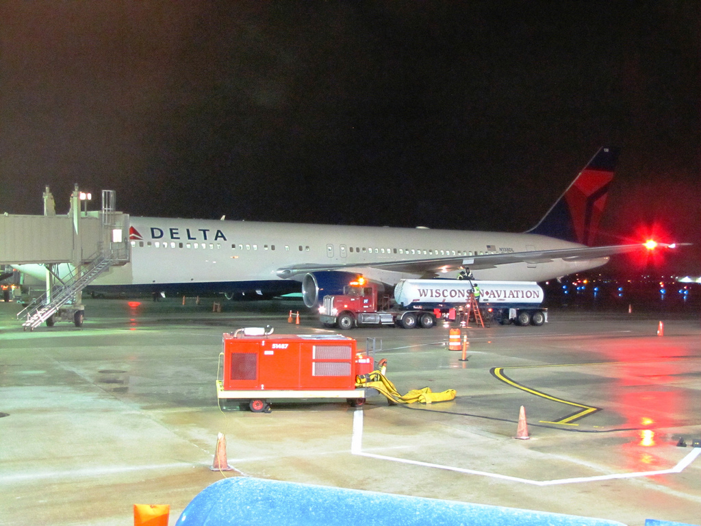 Photo of Delta Airlines N138DL, Boeing 767-300