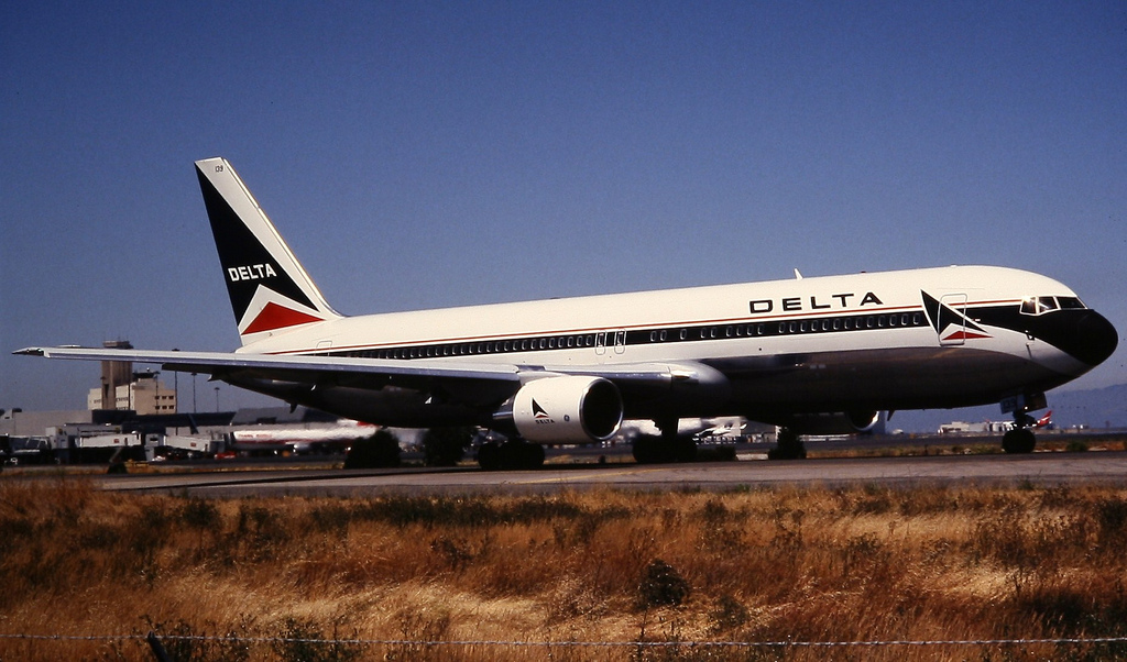 Photo of Delta Airlines N139DL, Boeing 767-300