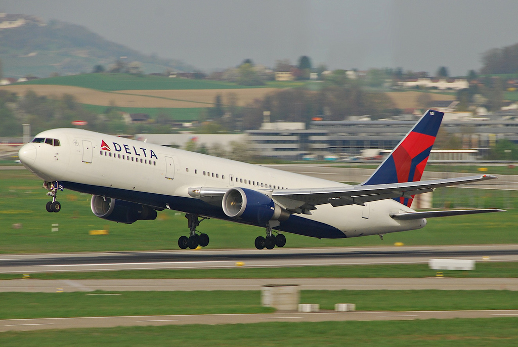 Photo of Delta Airlines N1501P, Boeing 767-300