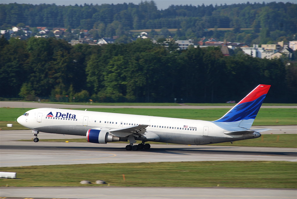 Photo of Delta Airlines N154DL, Boeing 767-300
