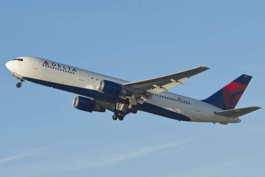 Photo of Delta Airlines N155DL, Boeing 767-300