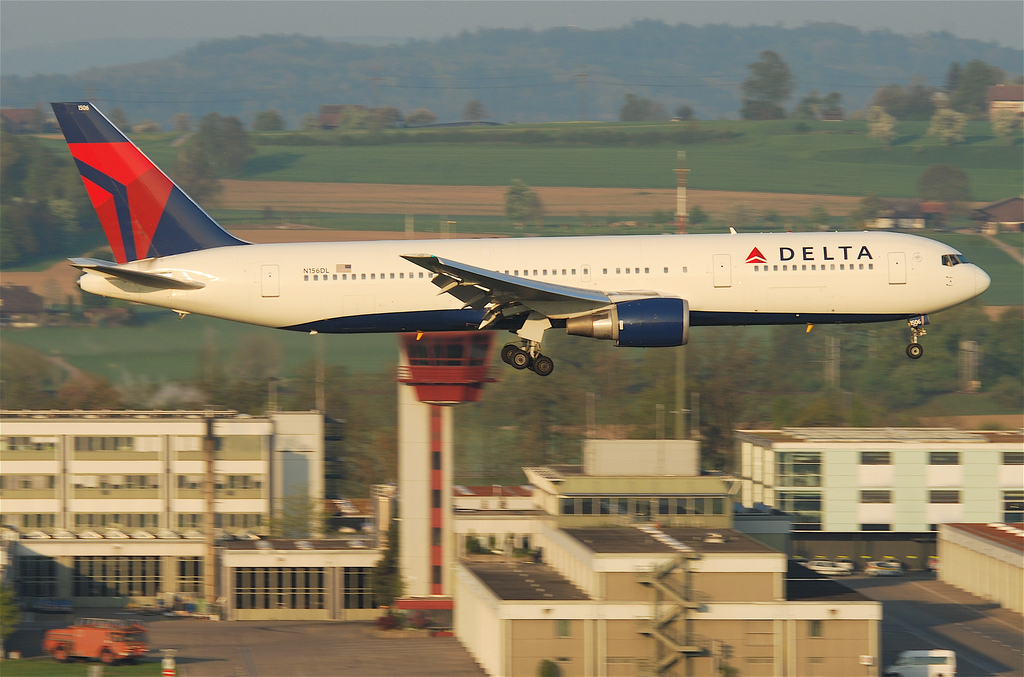 Photo of Delta Airlines N156DL, Boeing 767-300