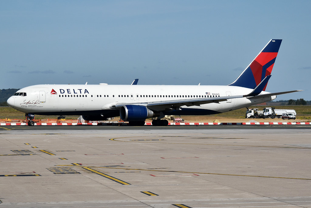 Photo of Delta Airlines N16065, Boeing 767-300