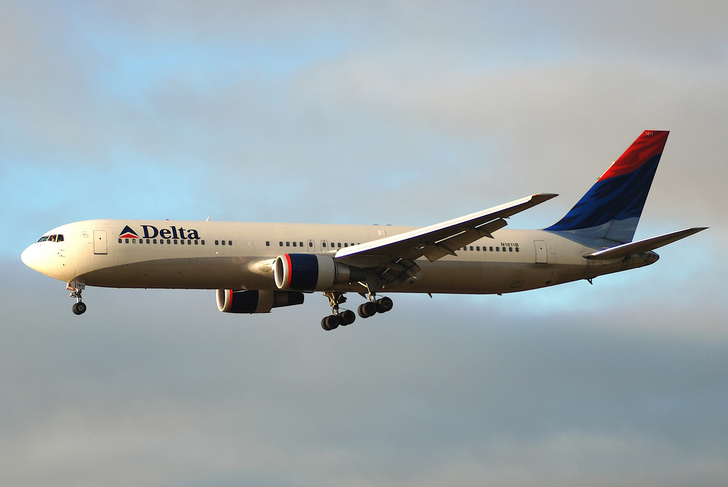 Photo of Delta Airlines N1611B, Boeing 767-300
