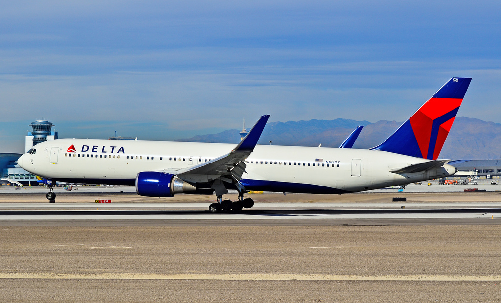Photo of Delta Airlines N169DZ, Boeing 767-300