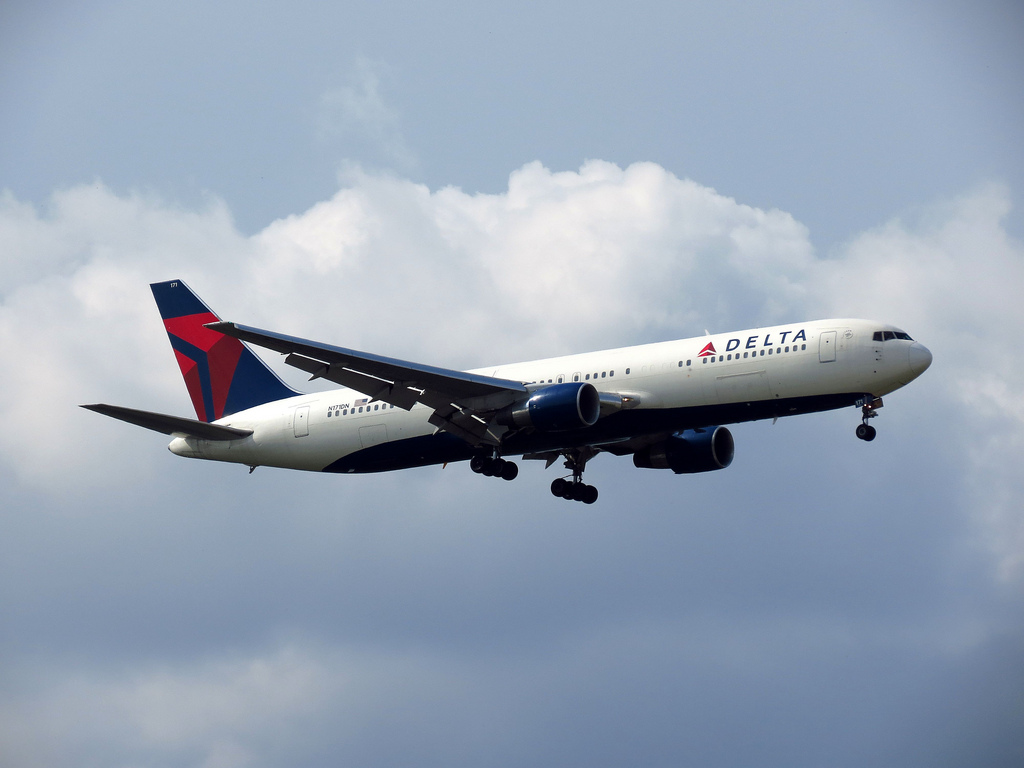 Photo of Delta Airlines N171DN, Boeing 767-300