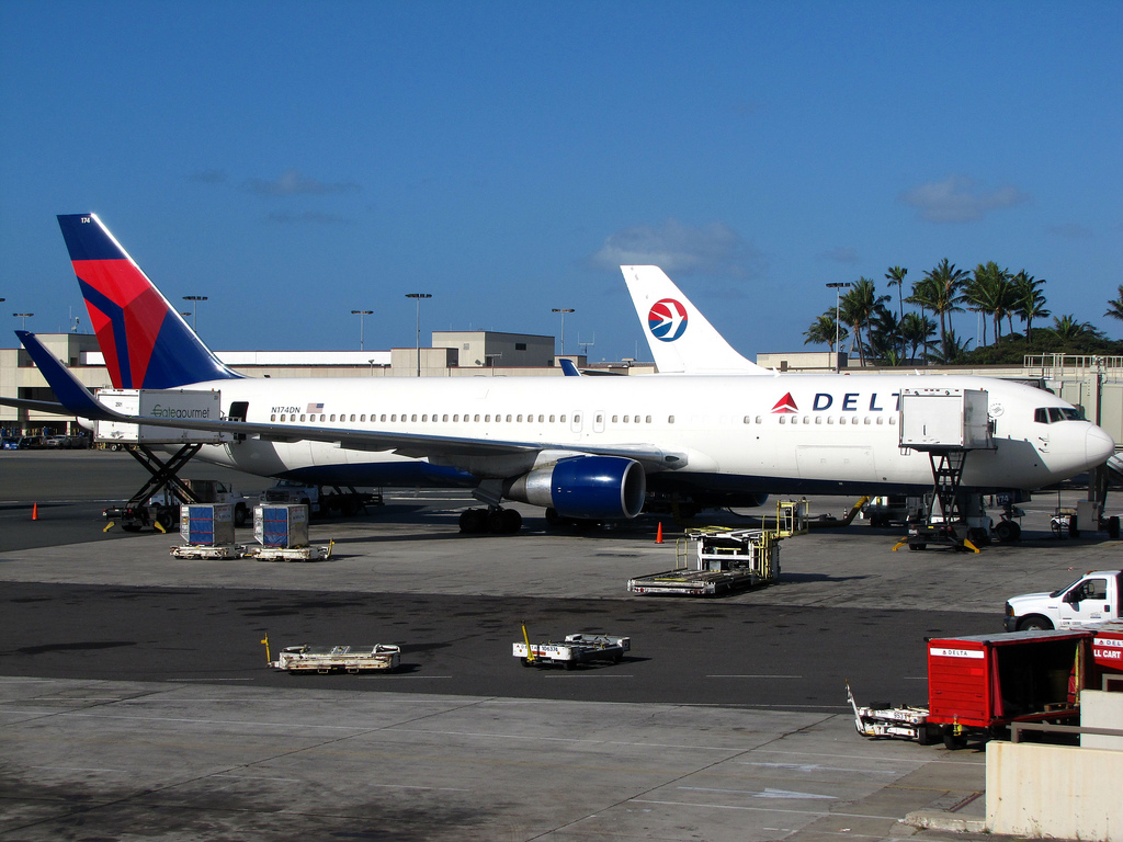 Photo of Delta Airlines N174DN, Boeing 767-300
