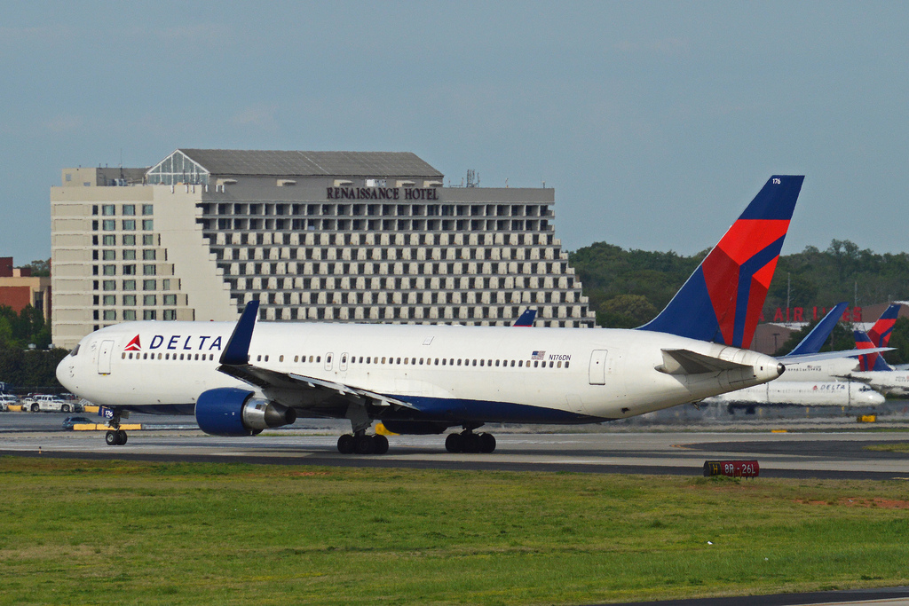 Photo of Delta Airlines N176DN, Boeing 767-300