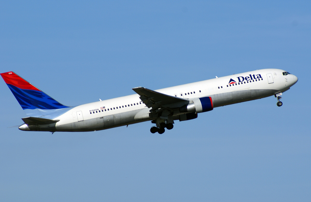 Photo of Delta Airlines N198DN, Boeing 767-300