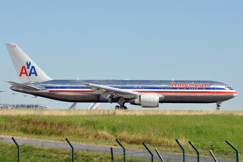 Photo of American Airlines N343AN, Boeing 767-300