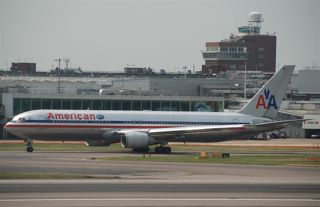 Photo of American Airlines N351AA, Boeing 767-300