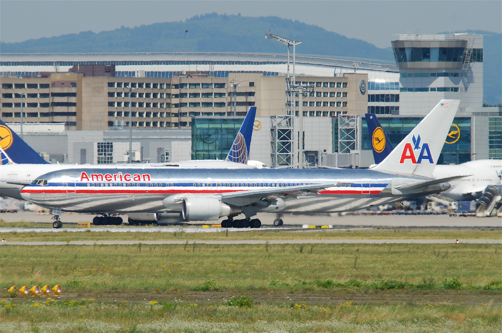 Photo of American Airlines N384AA, Boeing 767-300