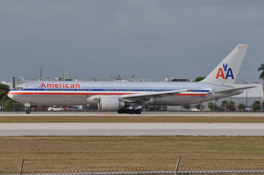 Photo of American Airlines N386AA, Boeing 767-300