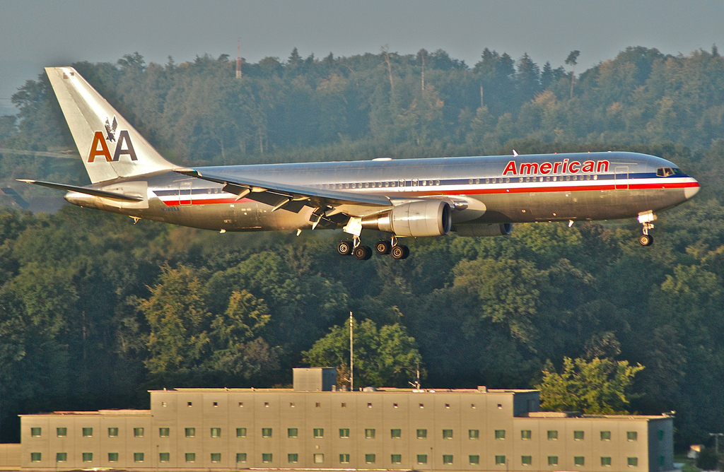 Photo of American Airlines N389AA, Boeing 767-300