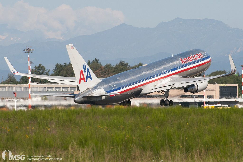 Photo of American Airlines N39365, Boeing 767-300