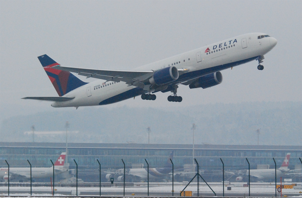 Photo of Delta Airlines N394DL, Boeing 767-300