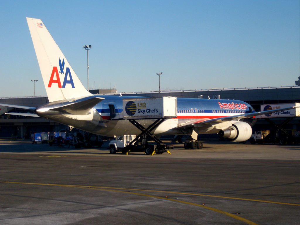 Photo of American Airlines N396AN, Boeing 767-300