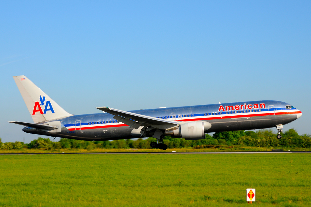 Photo of American Airlines N396AN, Boeing 767-300