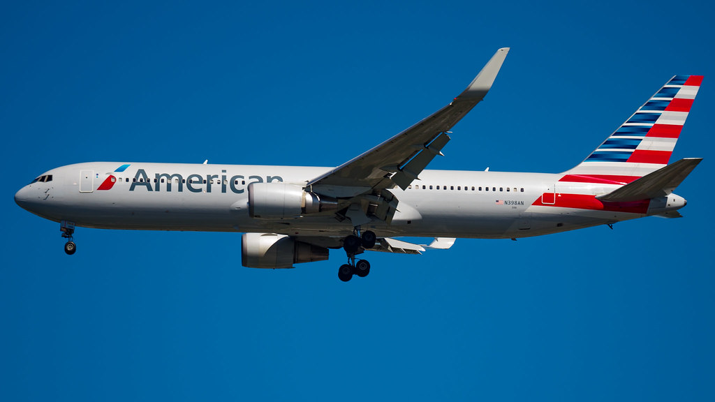 Photo of American Airlines N398AN, Boeing 767-300
