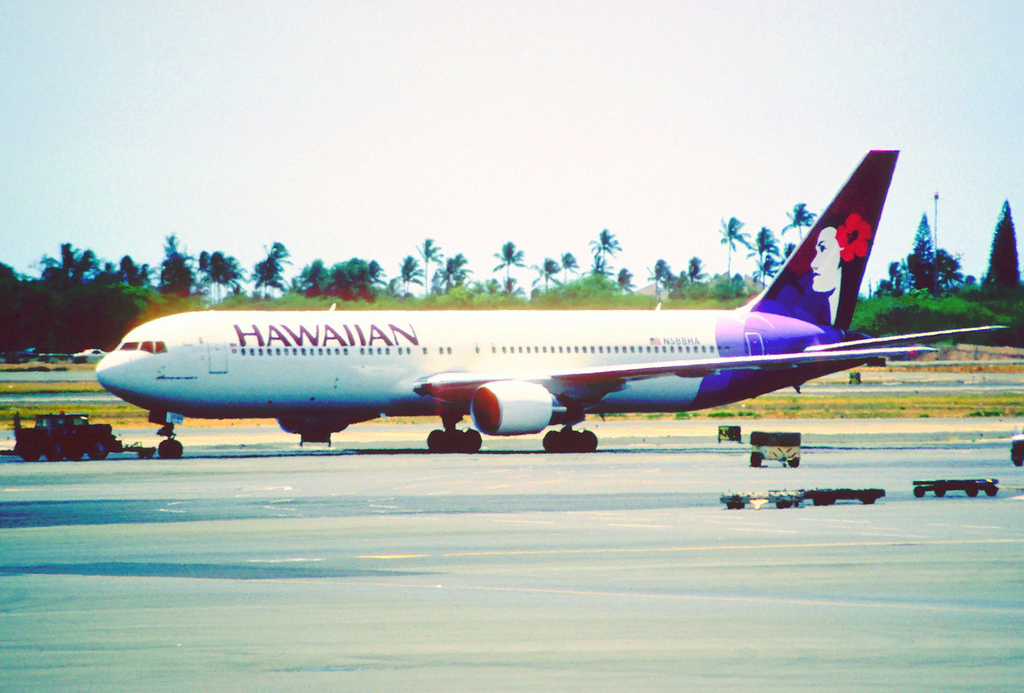 Photo of Hawaiian Airlines N588HA, Boeing 767-300