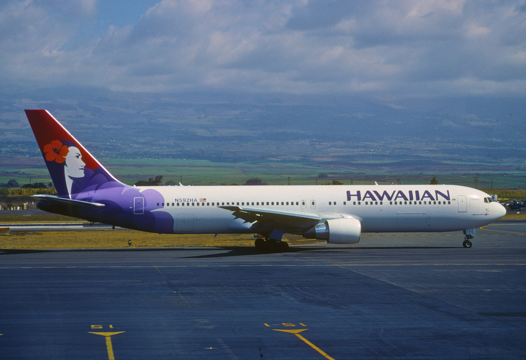 Photo of Hawaiian Airlines N592HA, Boeing 767-300