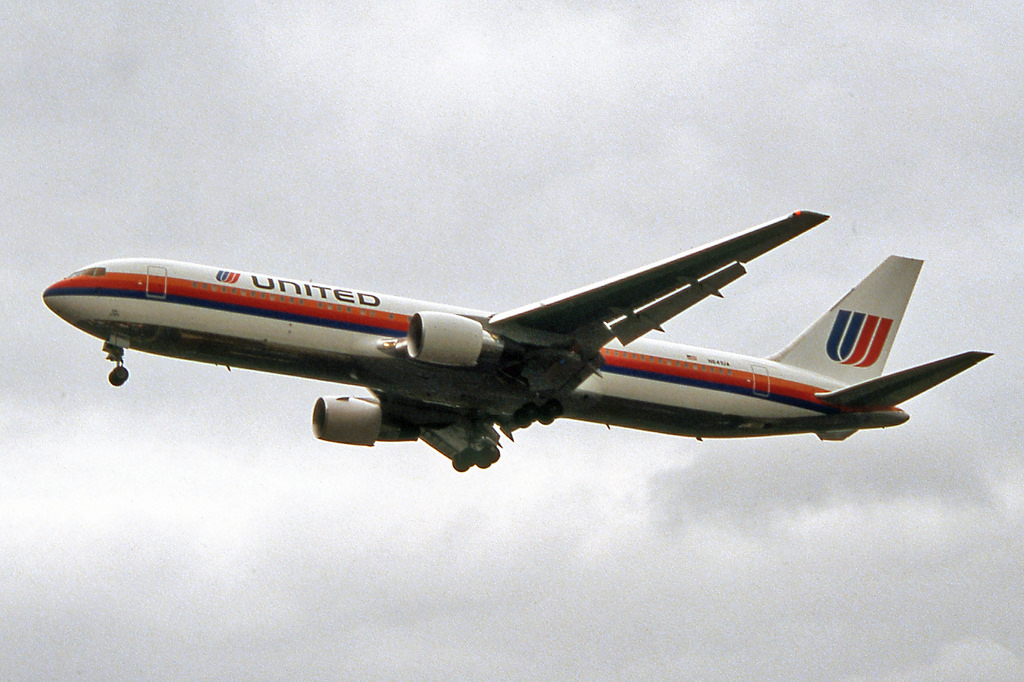 Photo of United N641UA, Boeing 767-300