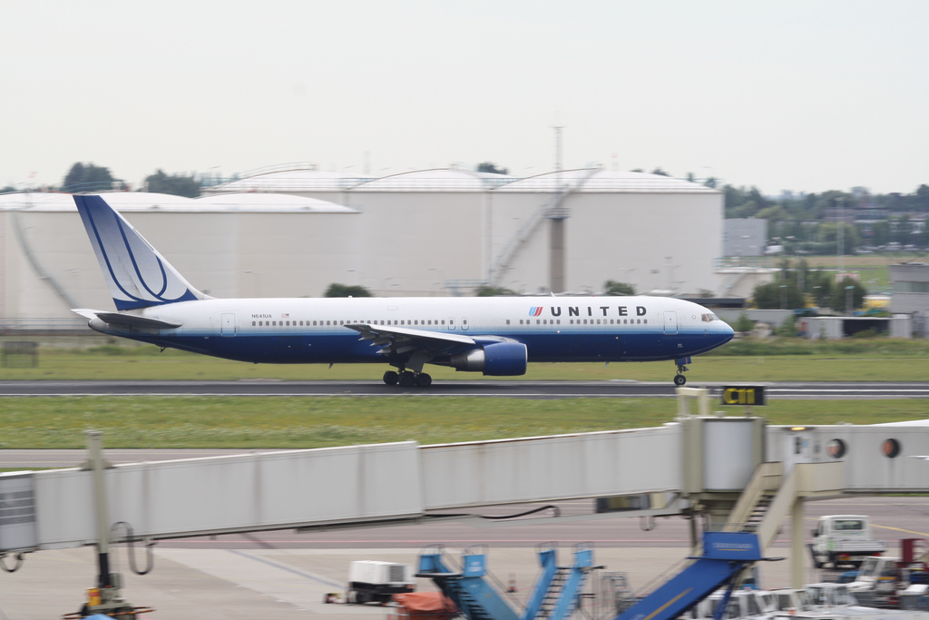 Photo of United N641UA, Boeing 767-300
