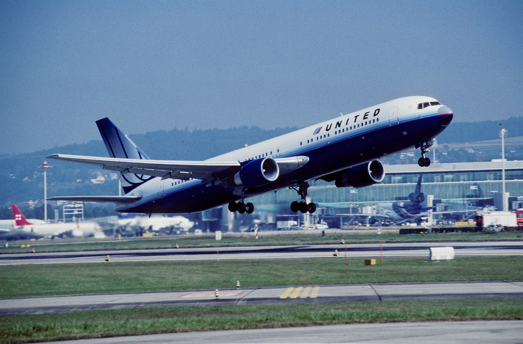 Photo of United N646UA, Boeing 767-300