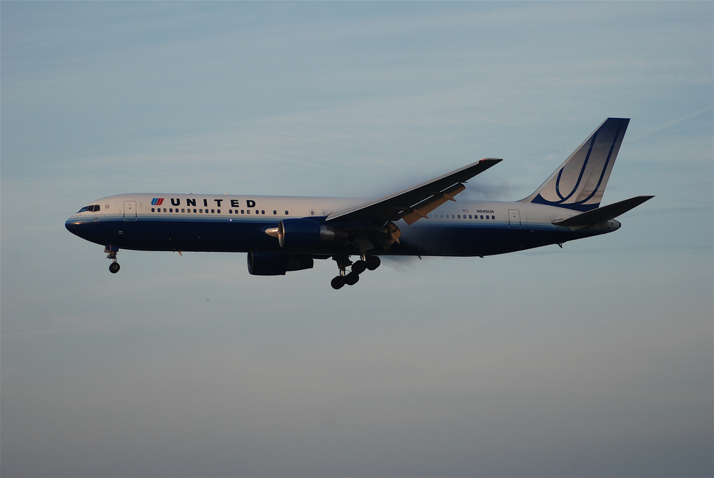 Photo of United N648UA, Boeing 767-300