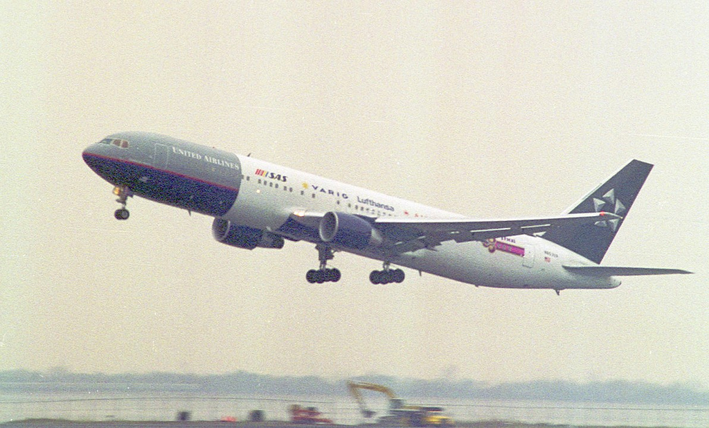 Photo of United N653UA, Boeing 767-300