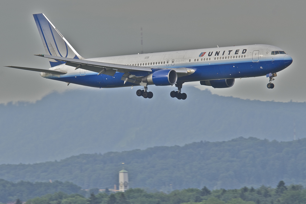 Photo of United N657UA, Boeing 767-300