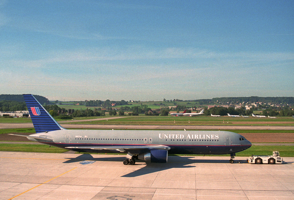 Photo of United N657UA, Boeing 767-300