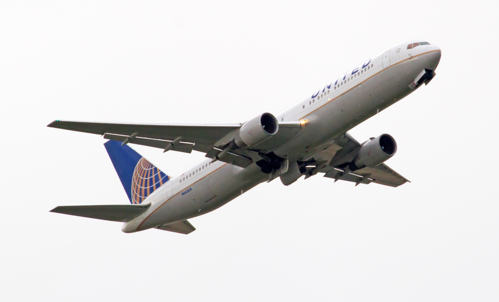 Photo of United N663UA, Boeing 767-300