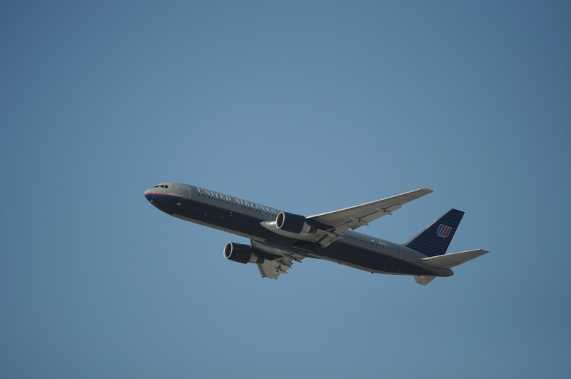 Photo of United N664UA, Boeing 767-300