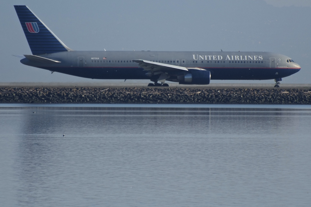 Photo of United N670UA, Boeing 767-300