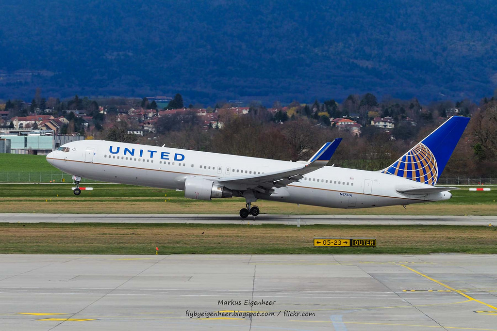 Photo of United N671UA, Boeing 767-300