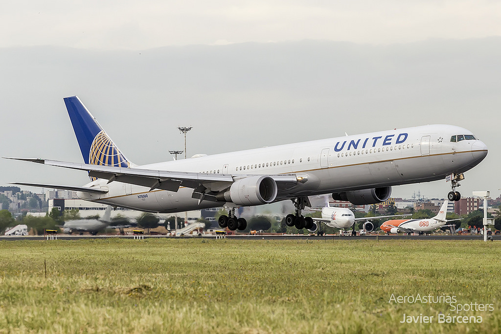 Photo of United N78060, Boeing 767-400