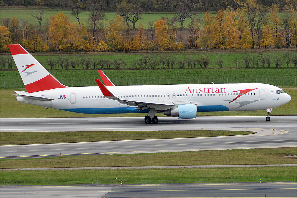 Photo of Austrian Airlines OE-LAT, Boeing 767-300