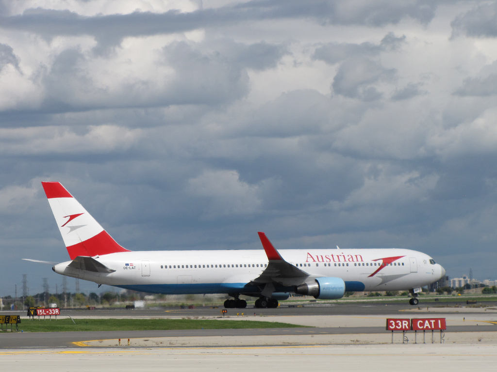 Photo of Austrian Airlines OE-LAT, Boeing 767-300