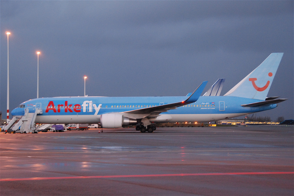 Photo of TUI Airlines Nederland PH-OYI, Boeing 767-300