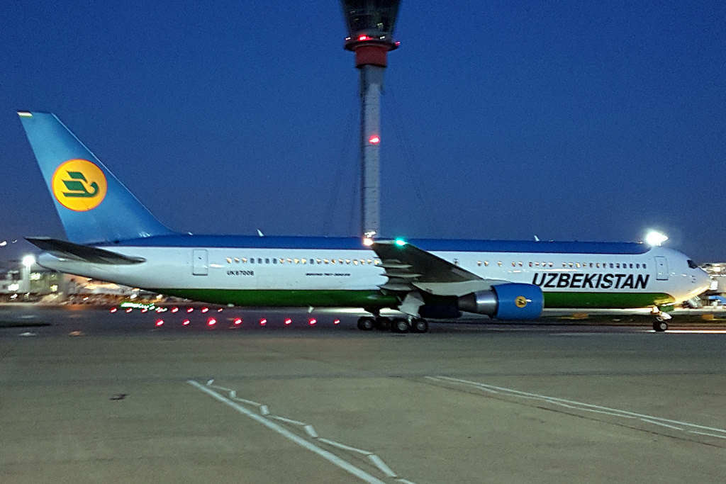 Photo of Uzbekistan Airways UK-67008, Boeing 767-300