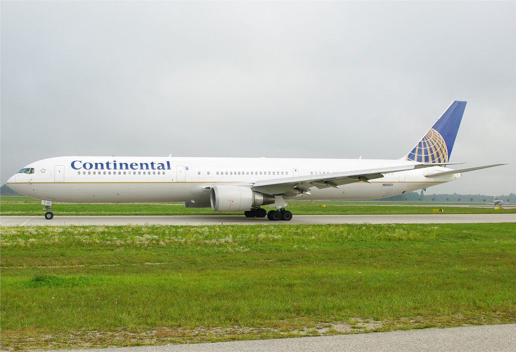 Photo of United N66051, Boeing 767-400