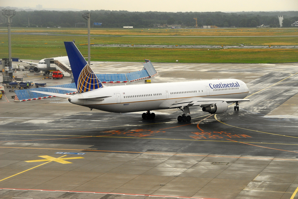 Photo of United N66057, Boeing 767-400