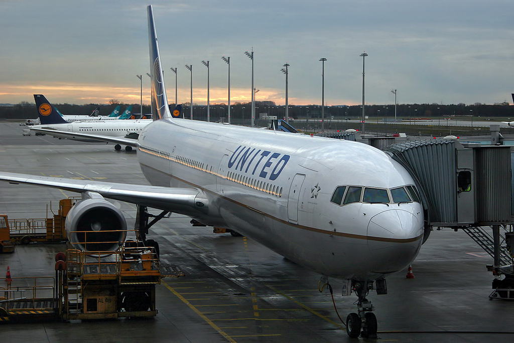 Photo of United N76055, Boeing 767-400
