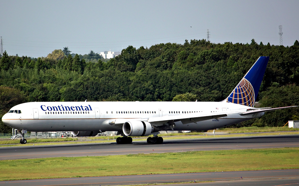Photo of United N76065, Boeing 767-400