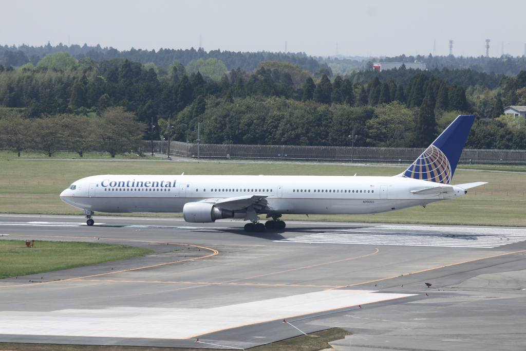 Photo of United N76065, Boeing 767-400